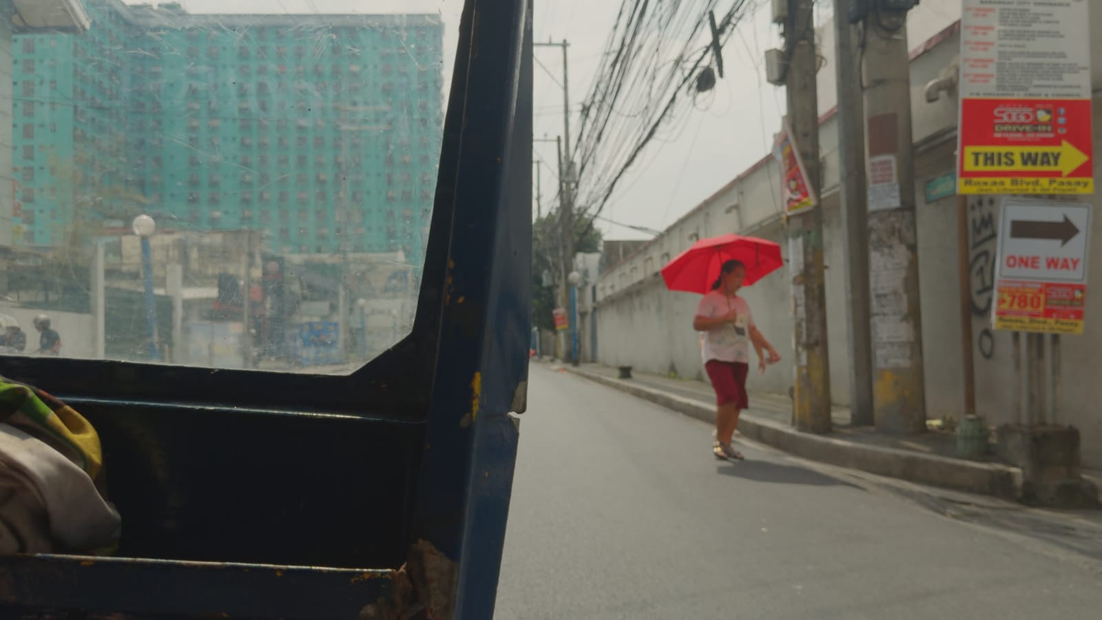 Thelma & Louise, applied to log footage of a street in Manila