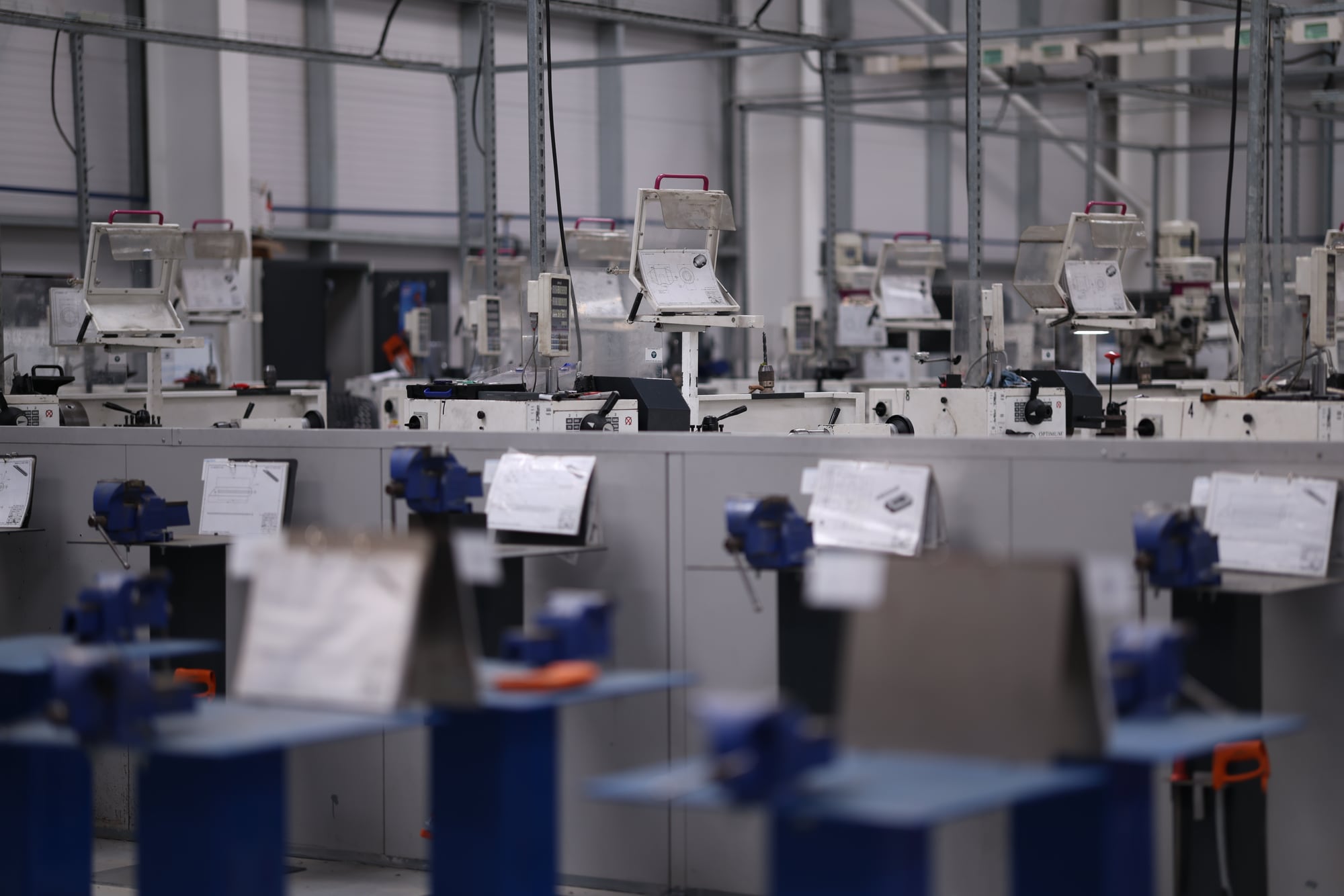 Industry & manufacturing: Training benches