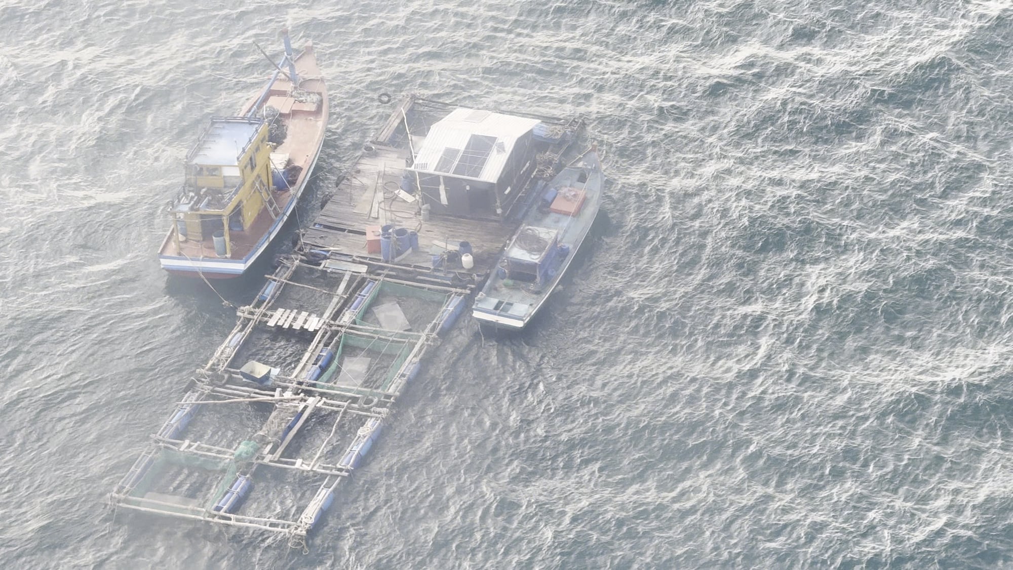 On the road, 2025: Fishing rafts from the cable car, Phu Quoc